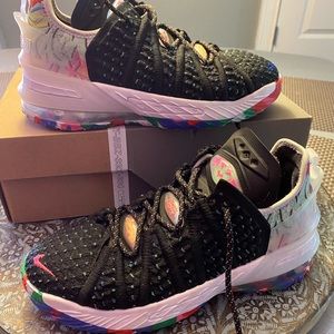 Nike LeBron 18 Size mens 6